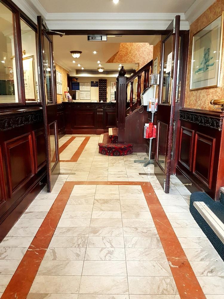 The Ashley Hotel Гейл Екстер'єр фото